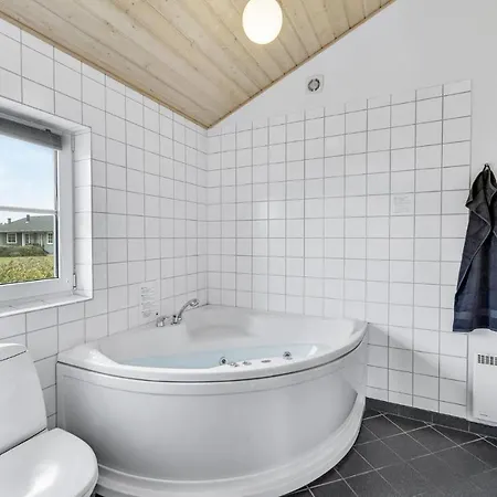 Holiday home Gorgeous In With Wifi *